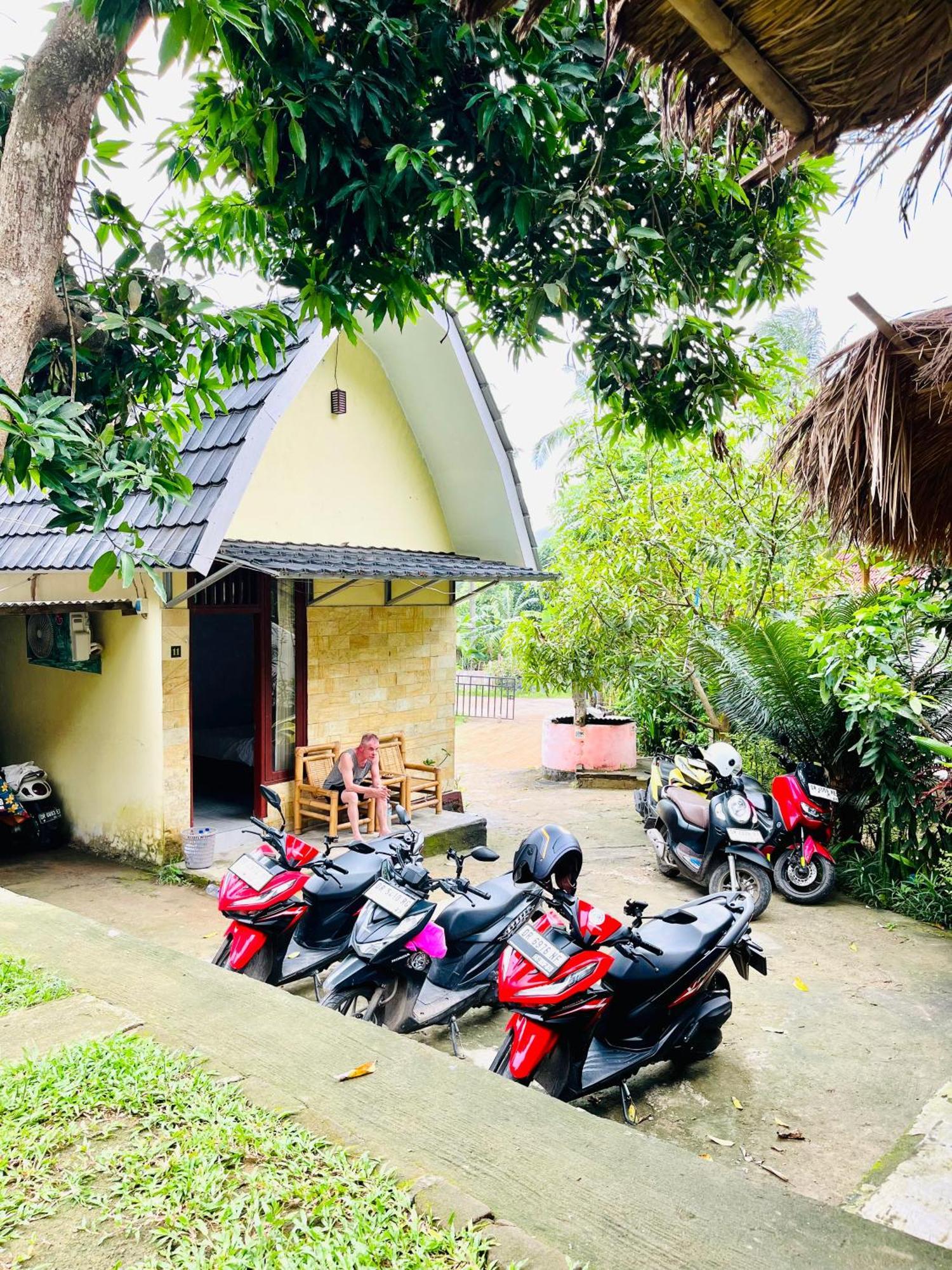 Roy Homestay Kuta Kuta  Esterno foto