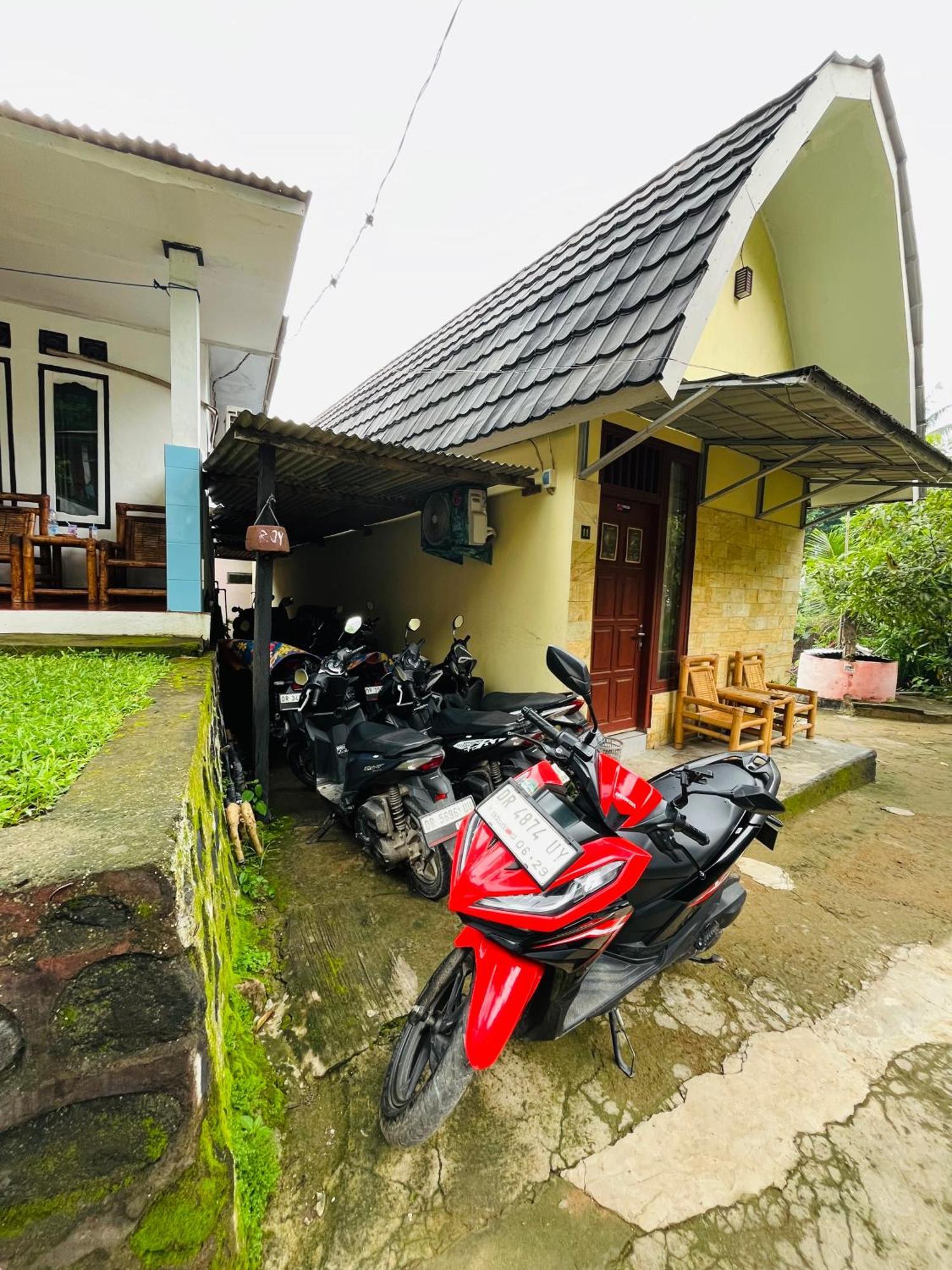 Roy Homestay Kuta Kuta  Esterno foto